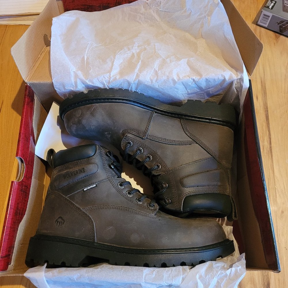 Wolverine w080070 Floorhand work boots size 9.5M charcoal gray. NWT